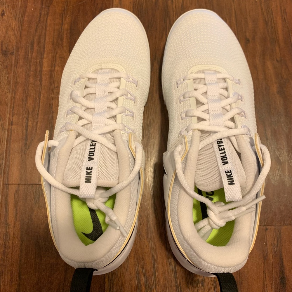 NIKE VOLLEYBALL SHOES SIZE 10